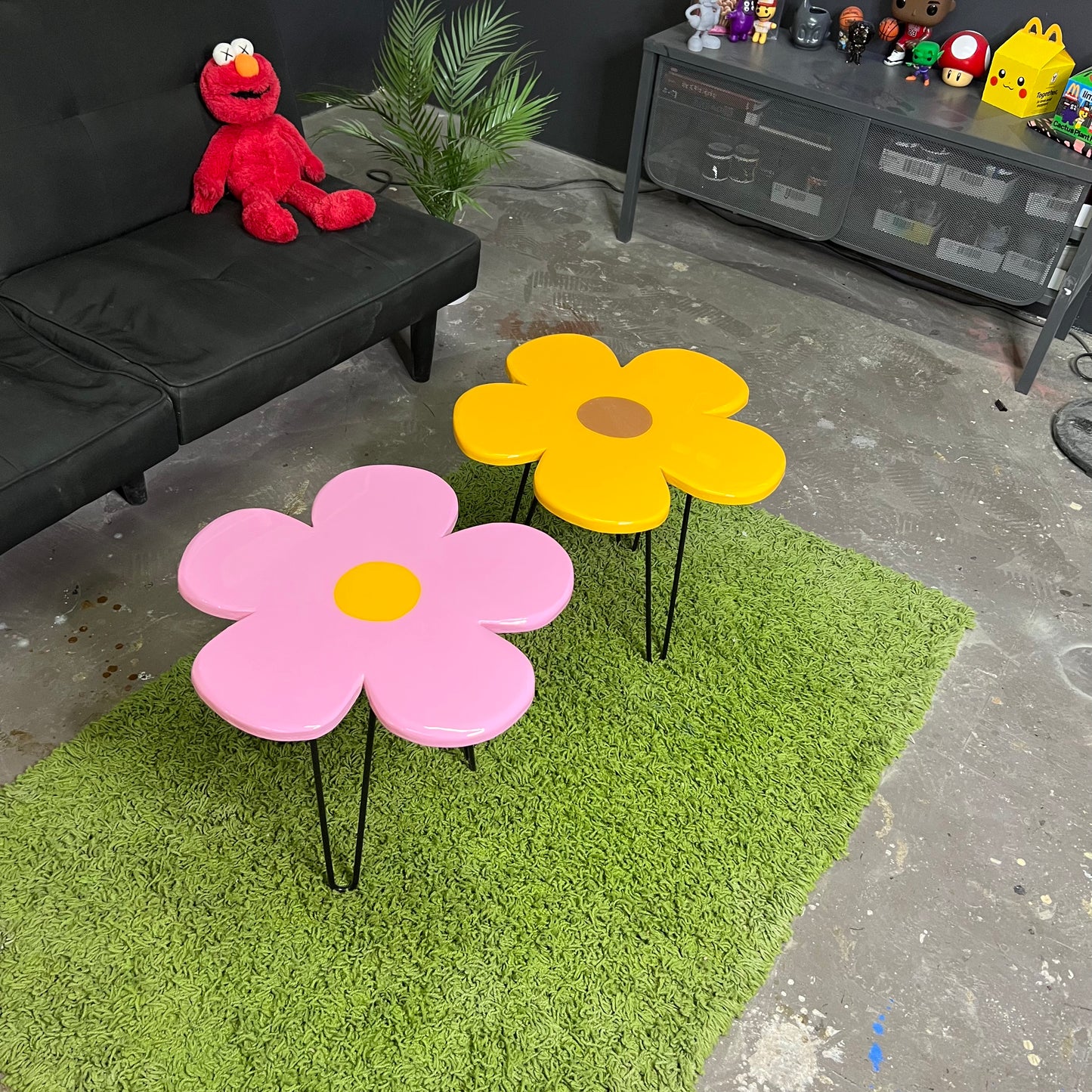 GROOVY FLOWER TABLE MINI
