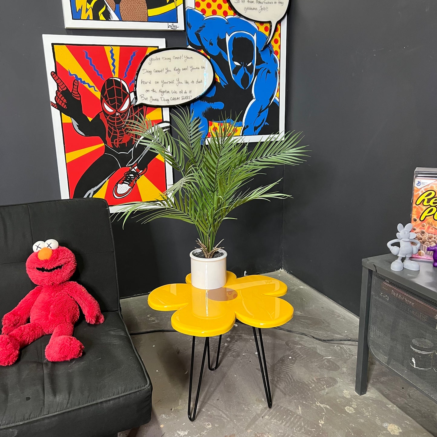 GROOVY FLOWER TABLE MINI