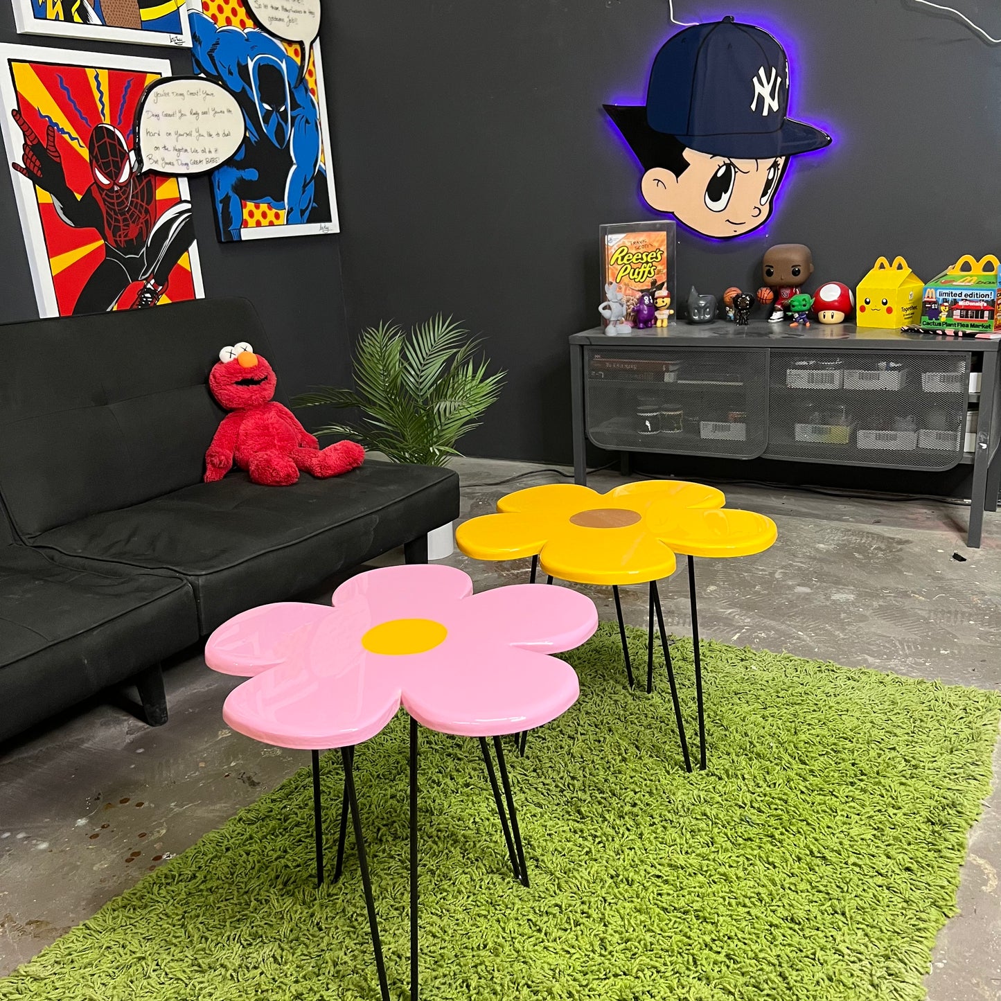 GROOVY FLOWER TABLE MINI